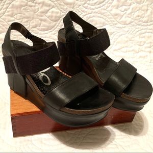 Black OTBT platform wedges!